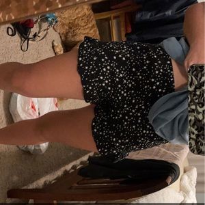 Super cute flowy shorts